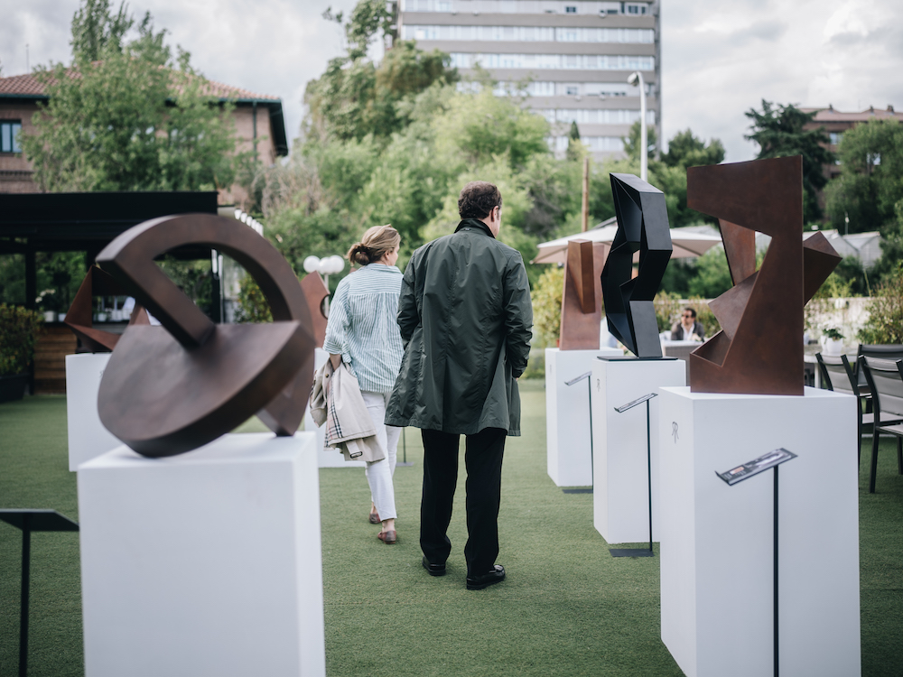 Porsche model GT3 letters on seat vabric